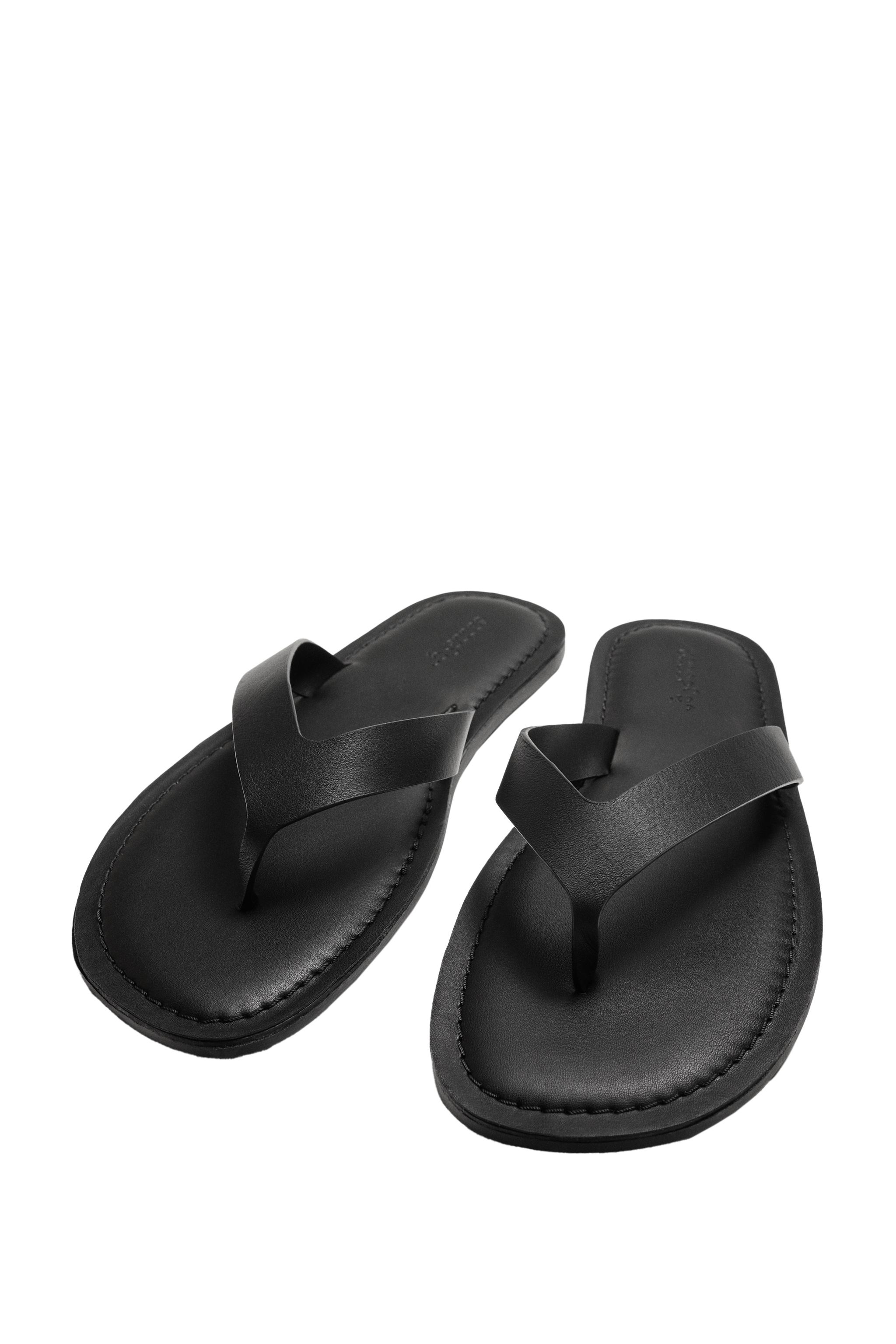 STRAPPY LEATHER SANDALS